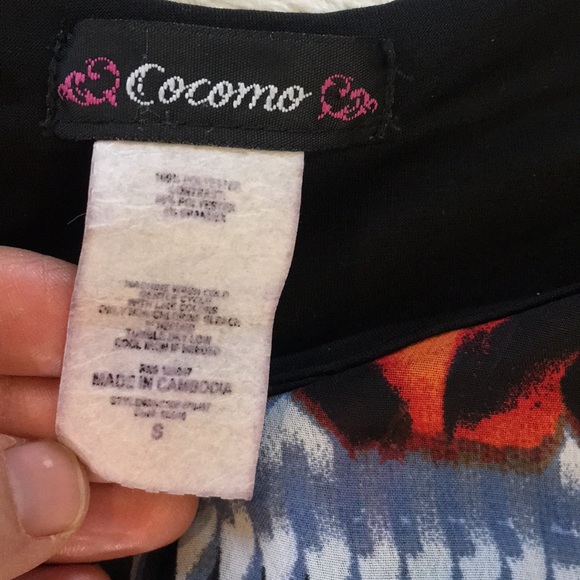 Gorgeous flowy top by COCOMO, size small - Picture 6 of 7